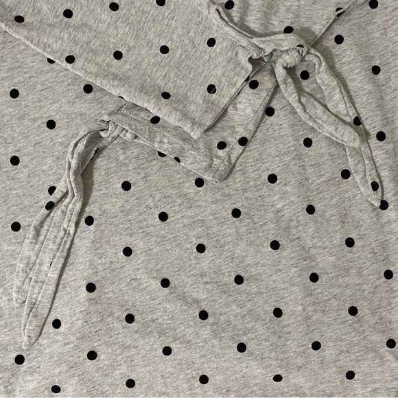 128. OLD NAVY Ladies Top - Size Medium - Picture 4 of 5